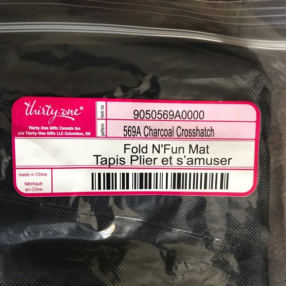 NIP Thirty one Fold N' Fun Mat - Charcoal Crosshatch - Picture 2 of 7